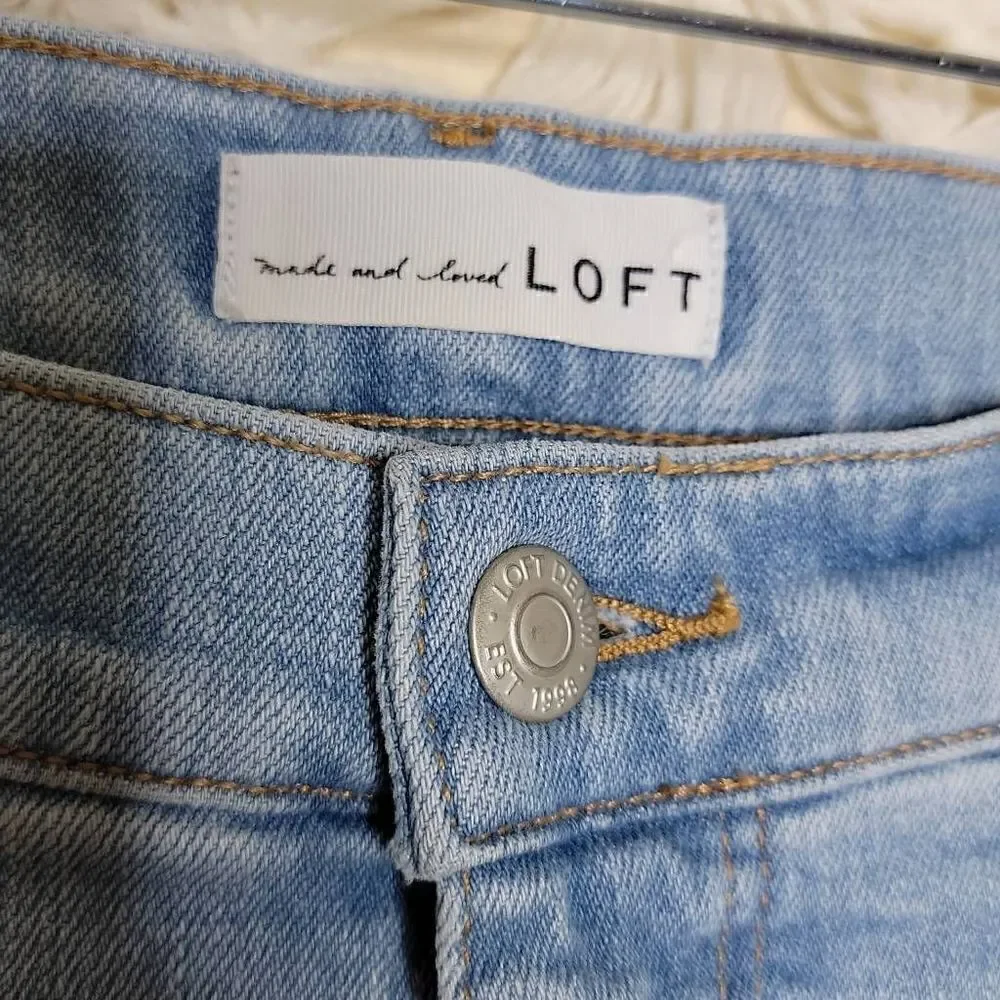 LOFT The Kick Crop Light Wash Frayed Hem Denim Jeans 12 - Picture 5 of 12